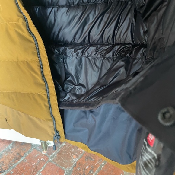 Mountain Hardwear Direct North Gortex Infinium Down - Picture 2 of 4
